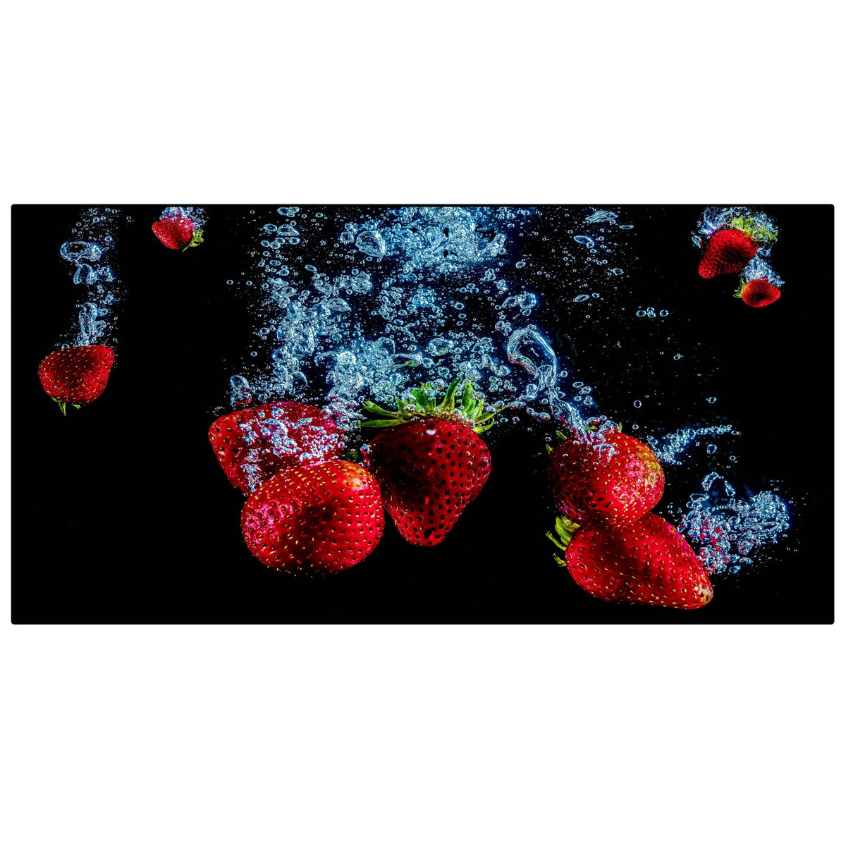 Spritzschutz Küche Erdbeeren im Wasser